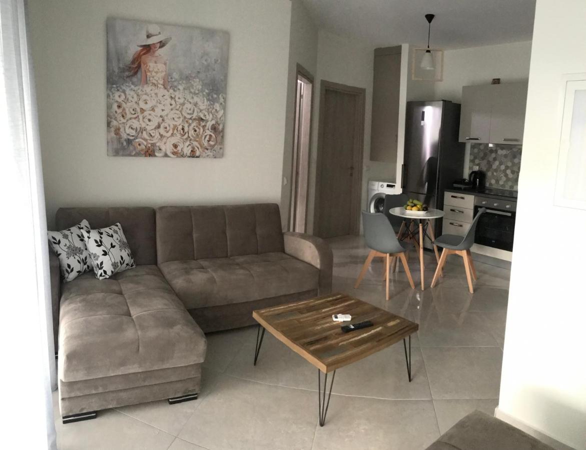 Cyclops Luxury Apartments Игуменица Экстерьер фото